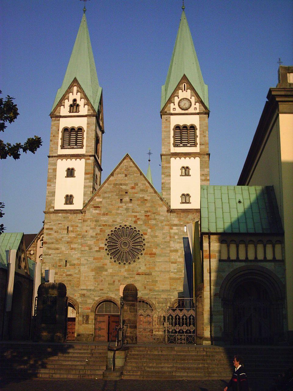 Basilika_Werl_By Stefan Flöper  Wikimedia Commons, CC BY-SA 4.0, httpscommons.wikimedia.orgwindex.phpcurid=359673