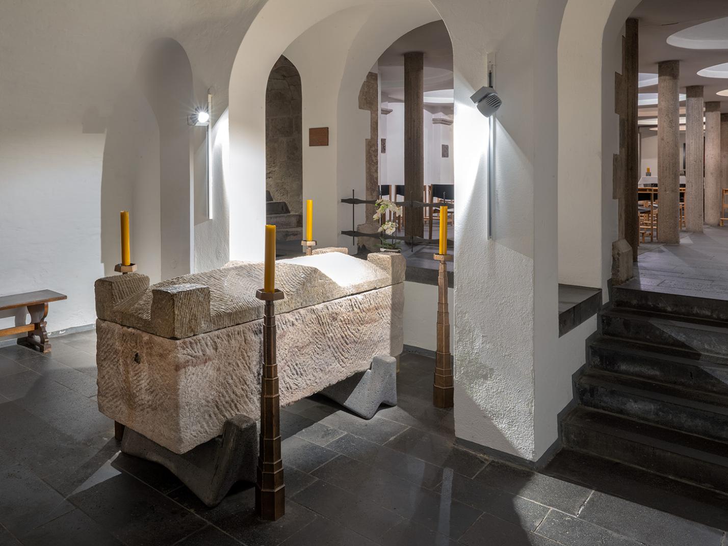 St. Andreas Krypta mit Albertusgrab_SQB_L1S30303