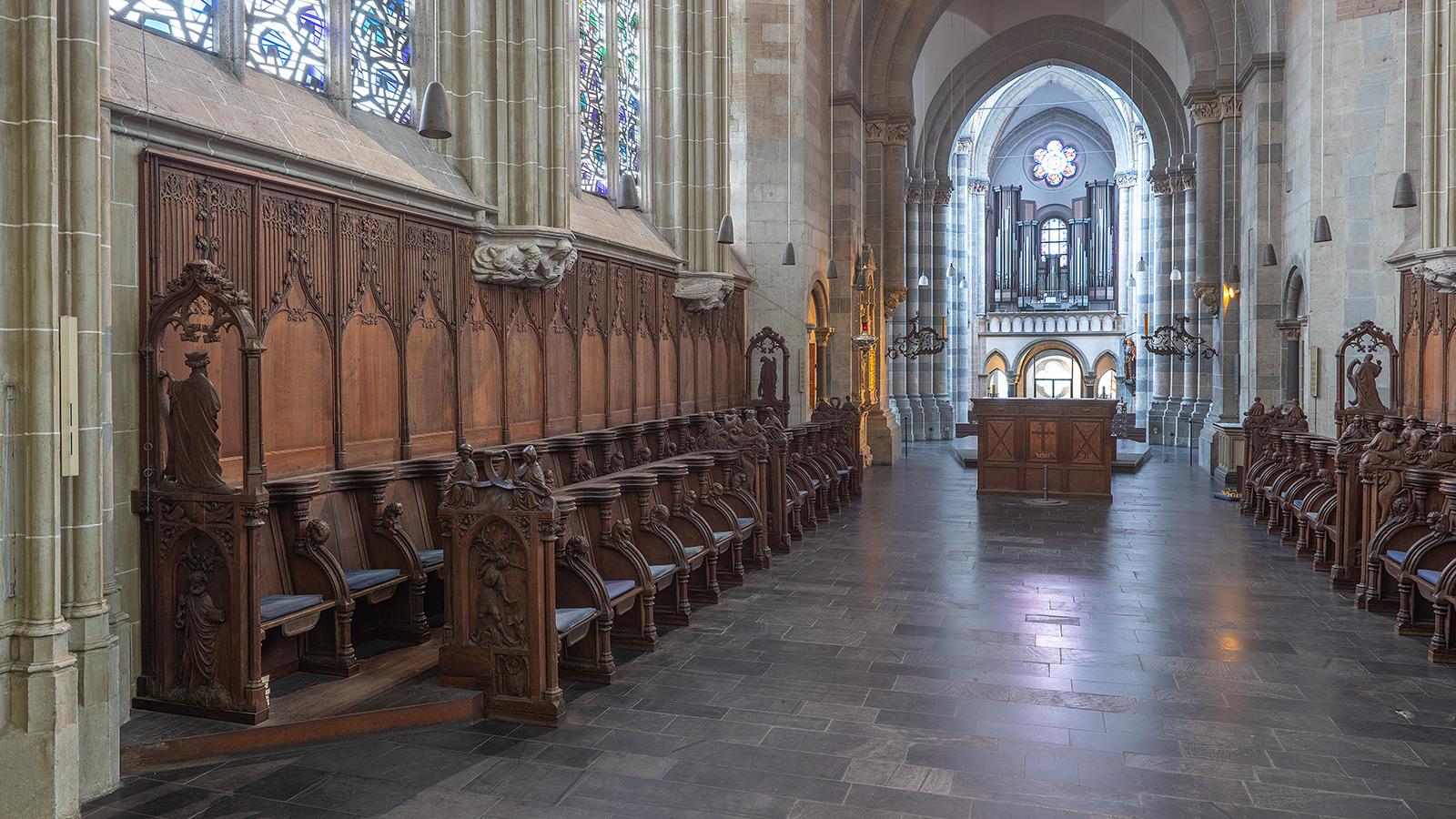 St. Andreas_Chor mit Gestühl Südseite_SQBL1S30344