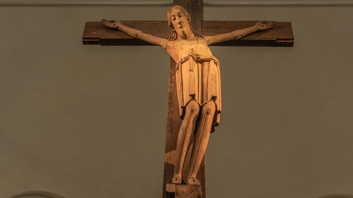 St.-Georg-Chor_Kruzifix2