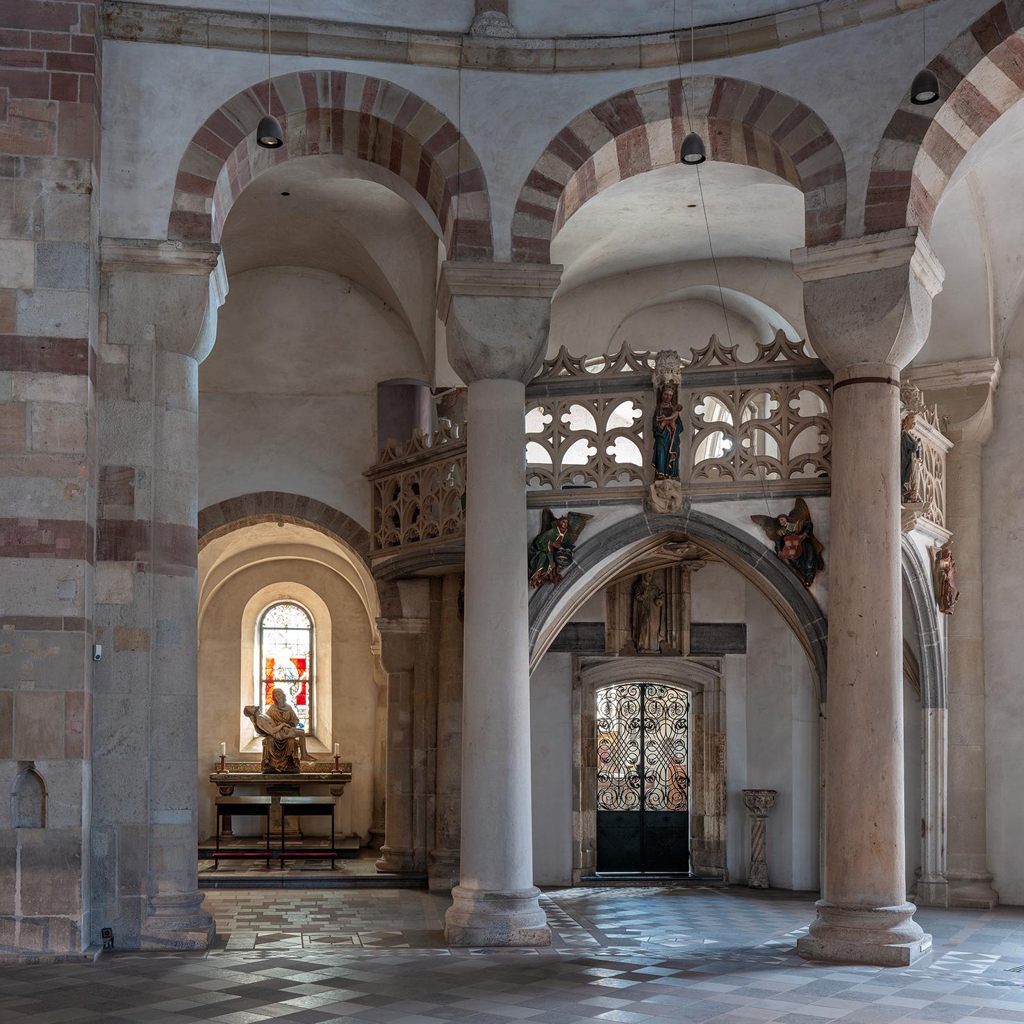 St. Maria im Kapitol_Vierung und Chorumgang_SQB_L1031502 Panorama