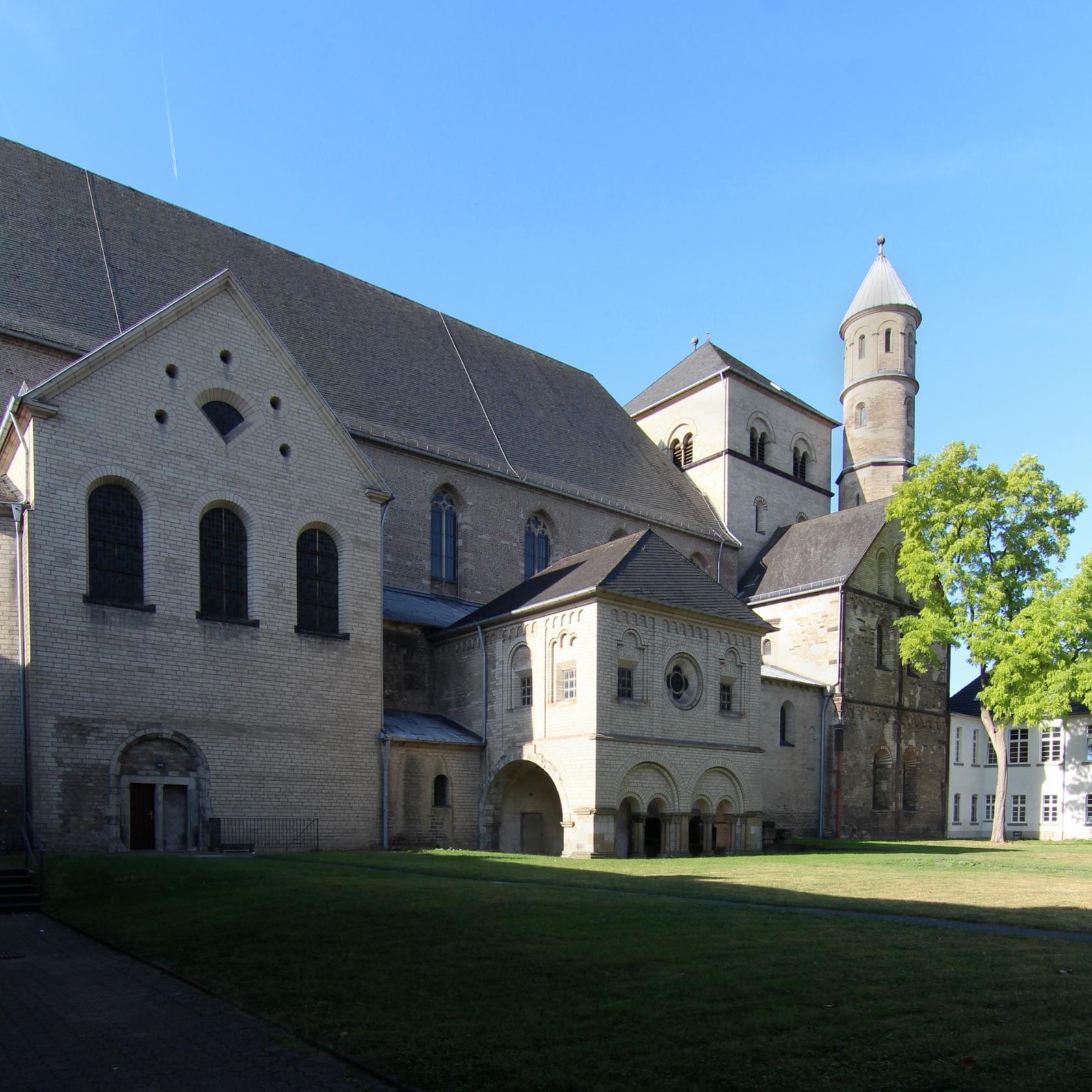 St. Pantaleon_Nordansicht_D. Heiermann