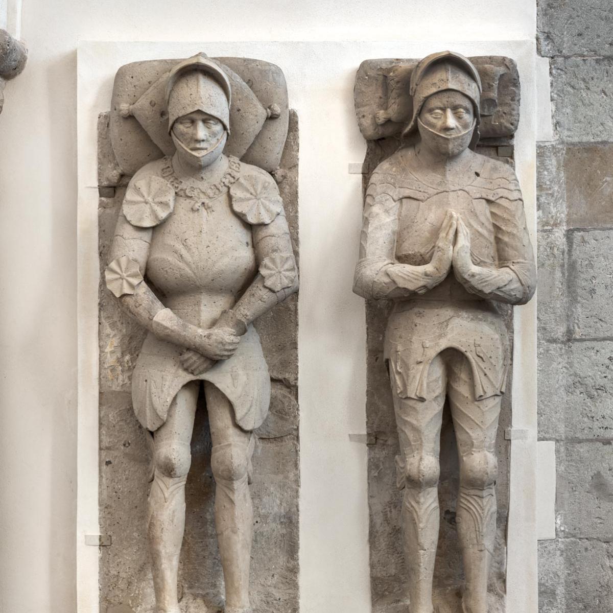 St. Pantaleon - südl. Seitenschiff, Grabmal der Grafen von Moers