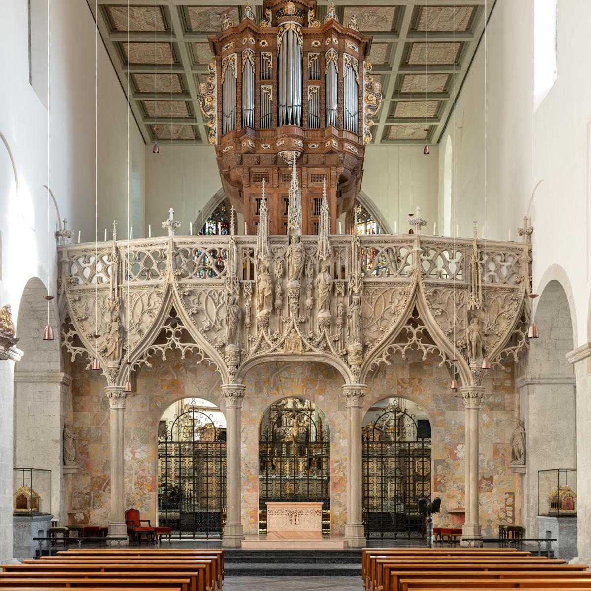 St. Pantaleon - Langhaus Panorama