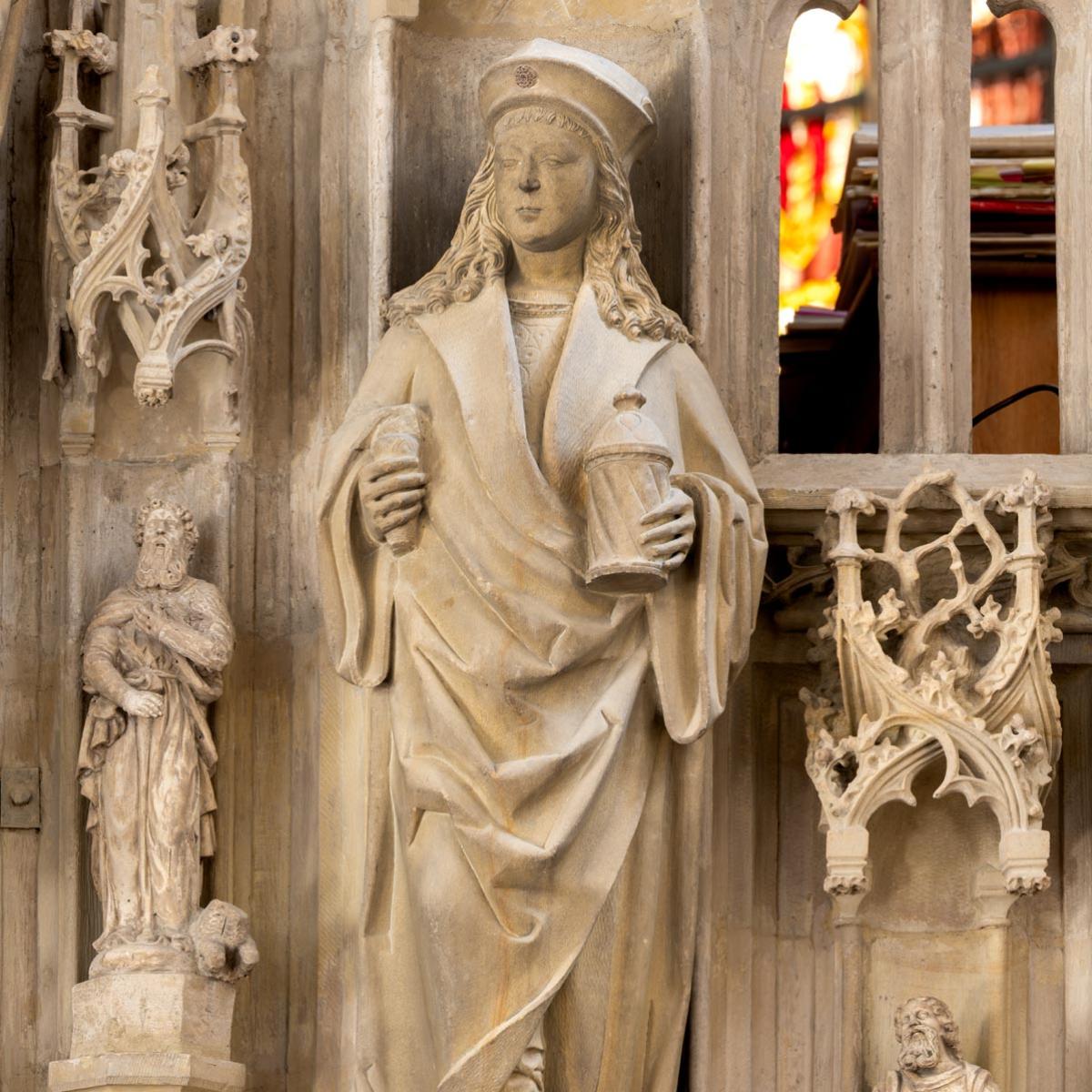 St. Pantaleon Mittelschiff Lettner, Hl. Pantaleon