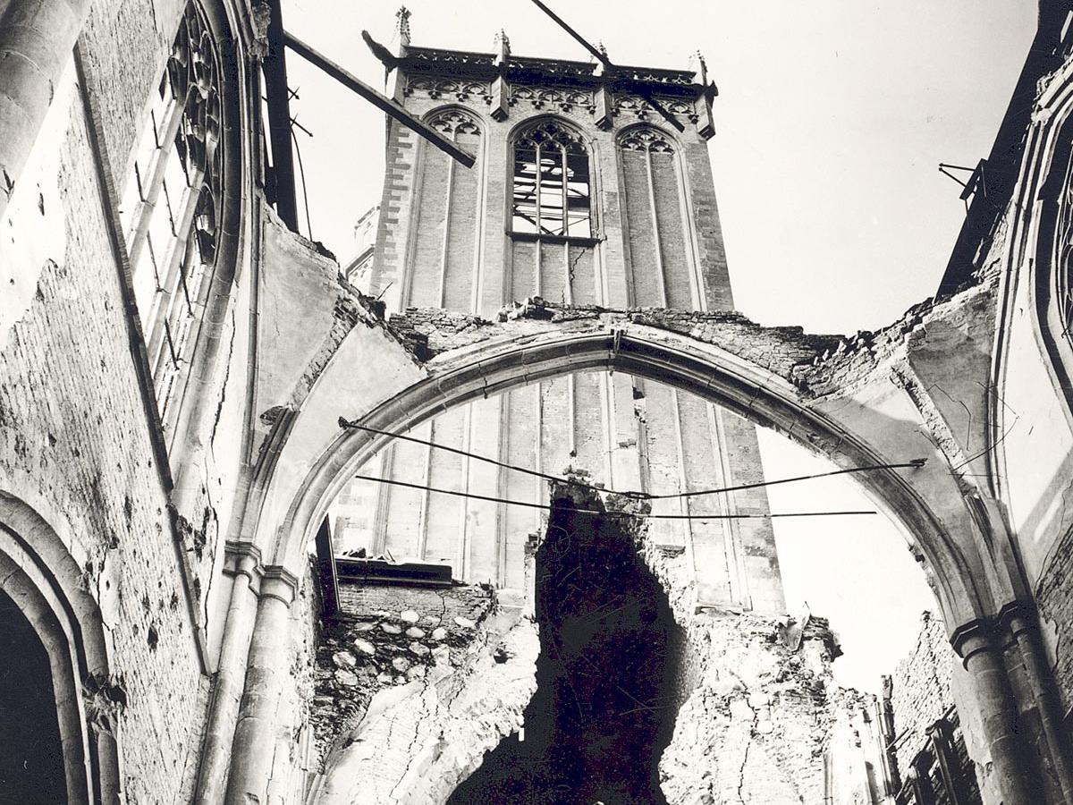 St. Severin - Langhaus westliche Gewölbe 1945