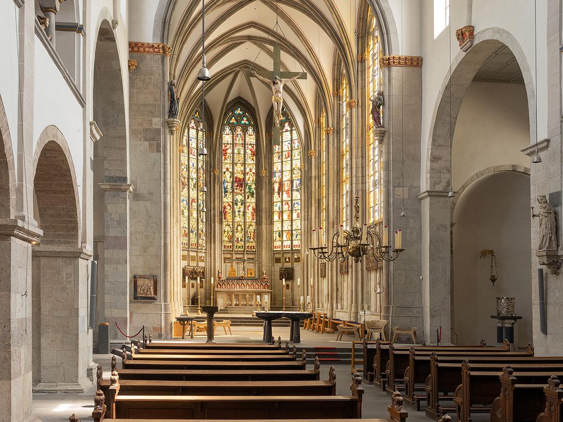 St. Ursula_Langhaus nach Osten_SQB L1130689